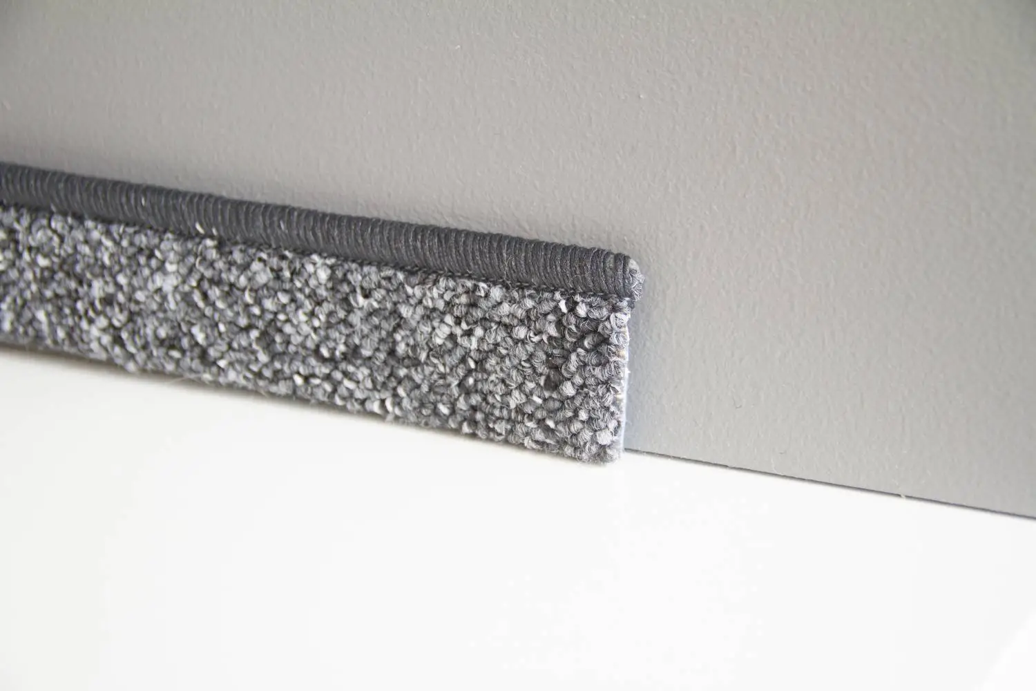 Kettelfußleiste Meddon XL Anthrazit 6x 500 cm Kettelfußleiste Meddon XL Anthrazit 6x 500 cm