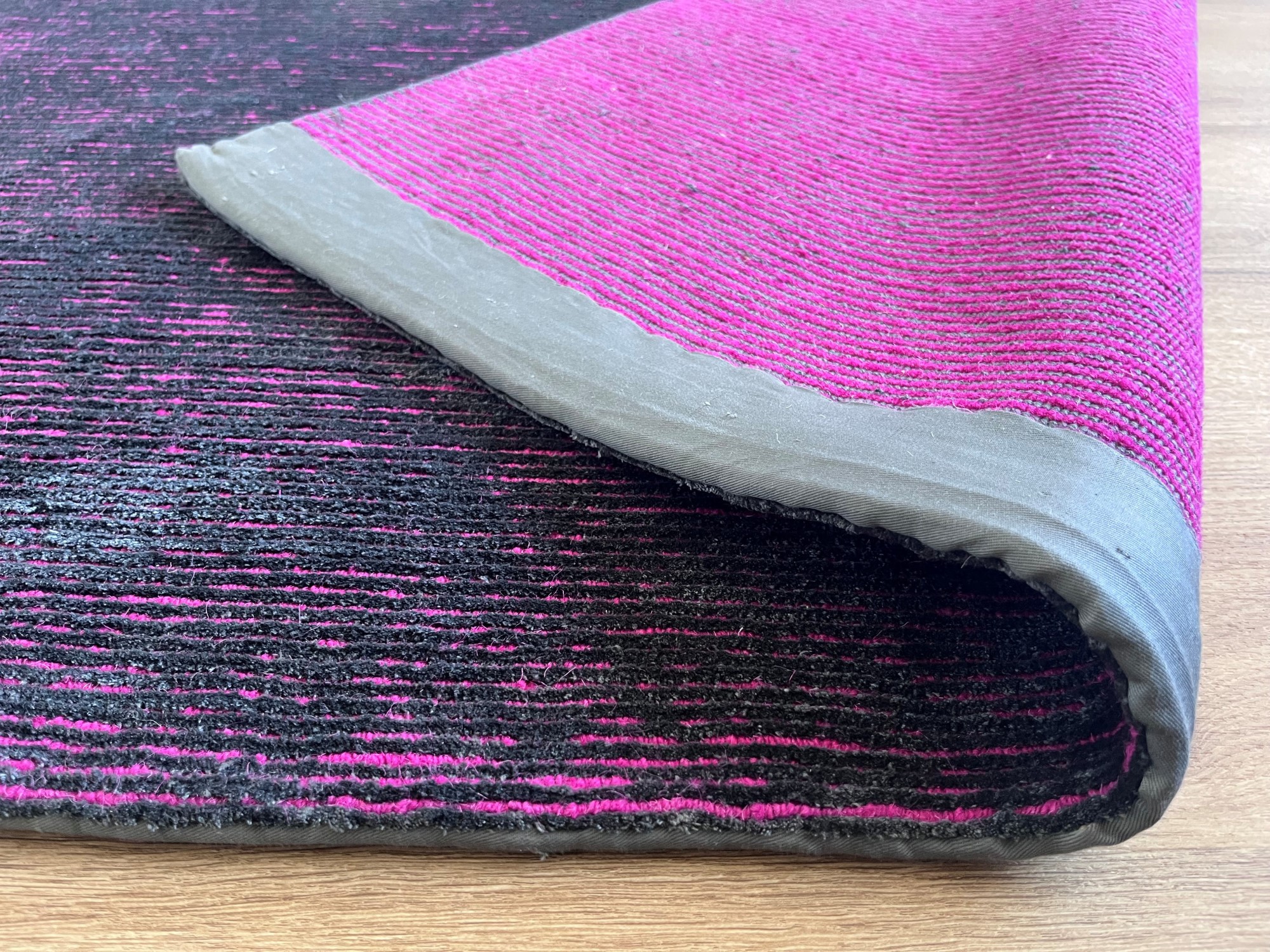 Nepal Teppich Rib Eye Neutral Silk 60