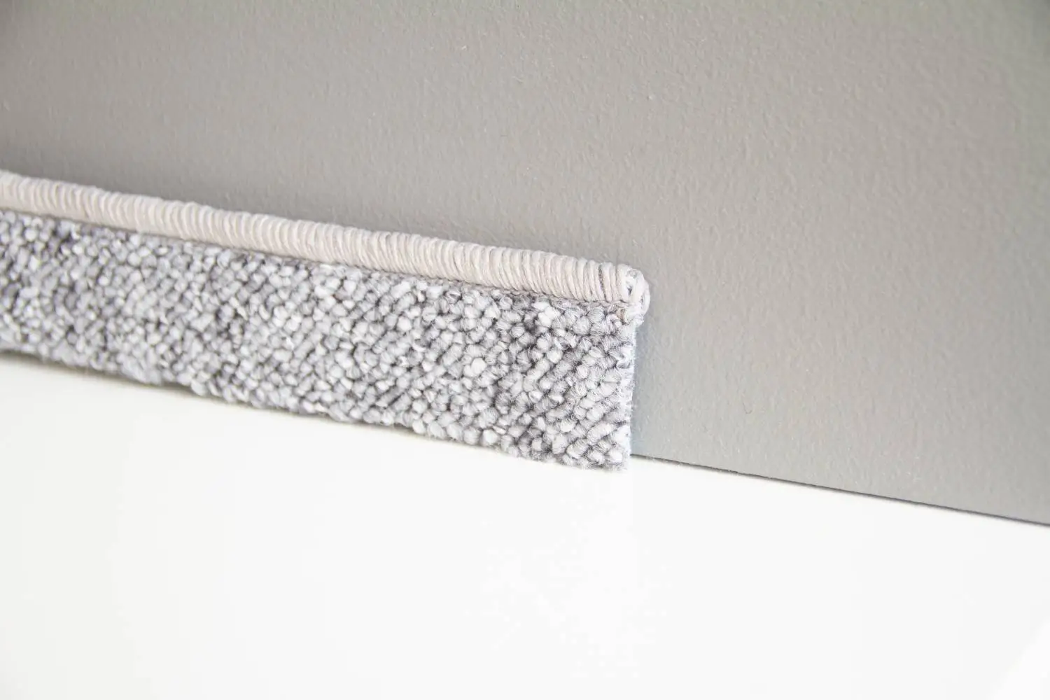 Kettelfußleiste Meddon XL Silbergrau 6x 500 cm Kettelfußleiste Meddon XL Silbergrau 6x 500 cm