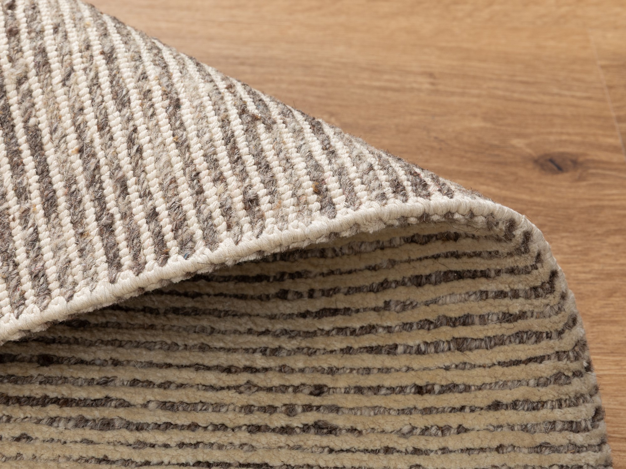 Nepal Teppich Rib Eye Neutral Silk 60