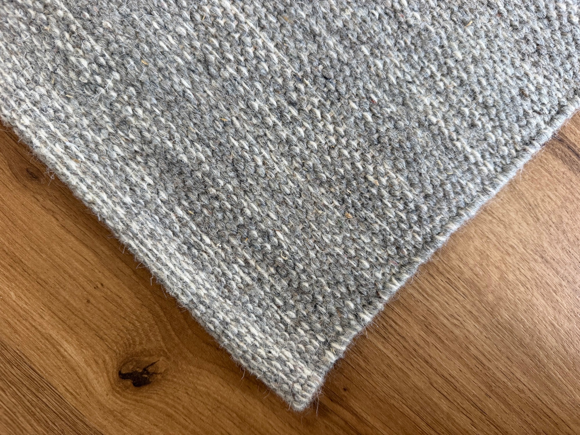 Handweb Teppich Prag